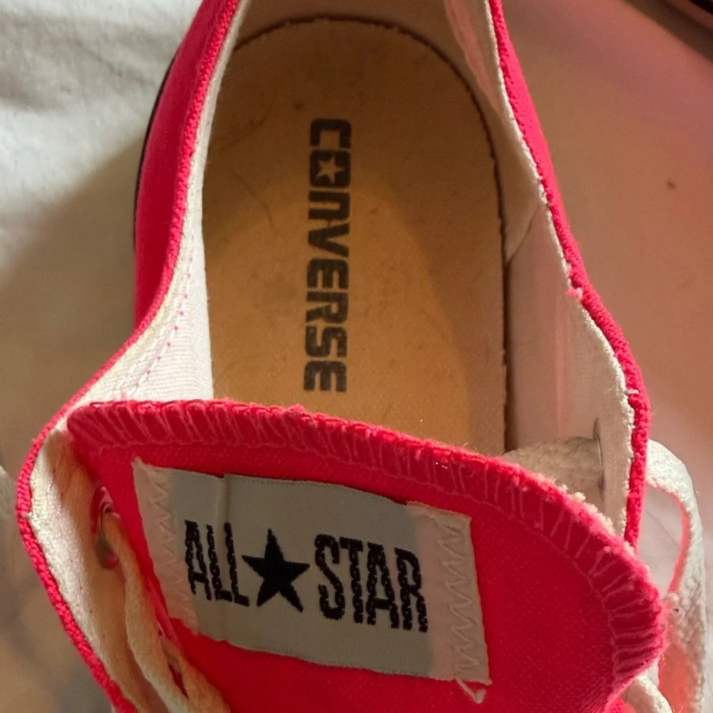 Converse Low Top Sneakers - Hot Pink Men’s8/Women’s 10 - Picture 3 of 13
